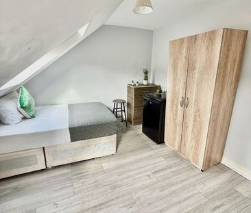 Room in a Shared House, Paddock Road, NW2 - Photo 4