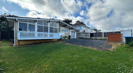 33 Portman Rd, Mt Wellington - Photo 2