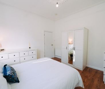 Room in a Shared House, Alloa Road, SE8 - Photo 2