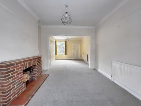 3 bedroom semi-detached house to rent - Photo 3