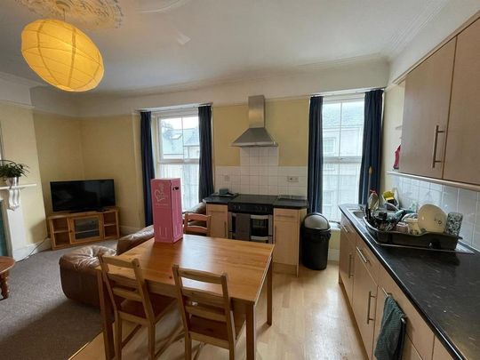 5 bedroom house to rent - Photo 1