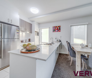 CONTEMPORARY TOWNHOUSE IN WRIGHT – MODERN DESIGN, PRIME LOCATION - Photo 2