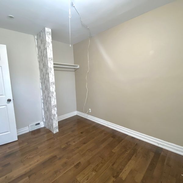 $500 / 1 br / 2 ba / 1BR Duplex in Hamilton - Photo 1