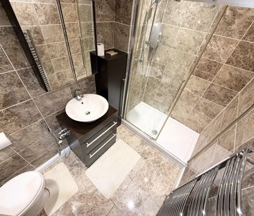 4 Bedroom House - Mid Terrace To Let - Photo 6