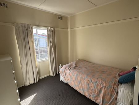 Furnished on Henry - Photo 2