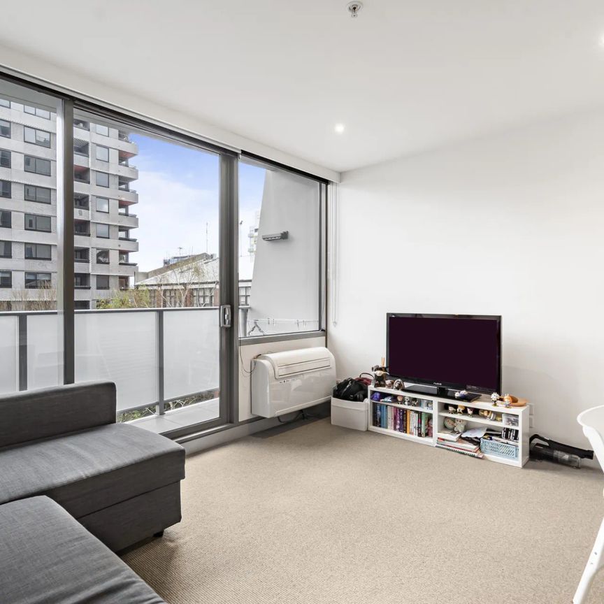 Gem in the Heart of West Melbourne - Photo 1