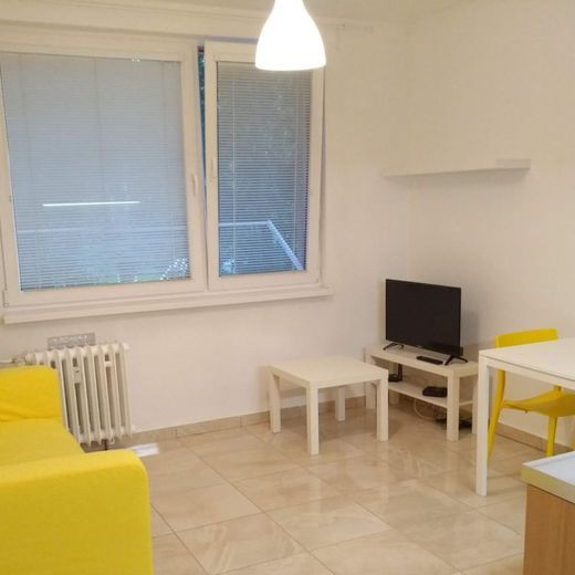 PRENÁJOM - 1-izbový byt v centre Nitry - Photo 1