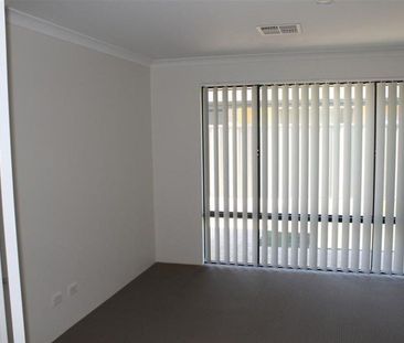 FABULOUS FAMILY HOME WITH SIDE ACCESS - Photo 4