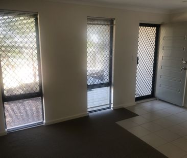 289 Pebble Beach Boulevard, Meadow Springs WA 6210 - House For Rent... - Photo 2