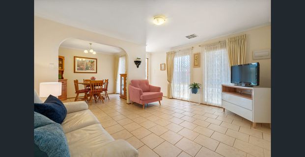 2 bedroom unit in great location - Photo 1