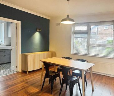 3 bedroom semi-detached house to rent - Photo 5