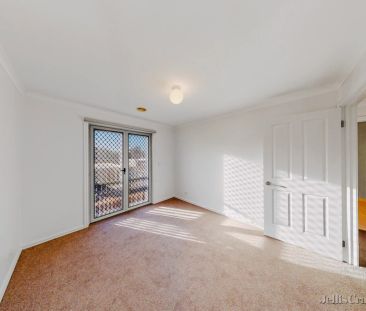 3 Bed, 1 Bath - Photo 5