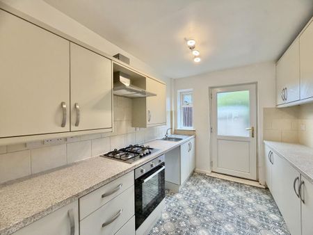 3 bedroom terraced house to rent - Photo 5