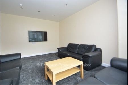 8 Bedroom Student Properties in Leeds - Photo 2