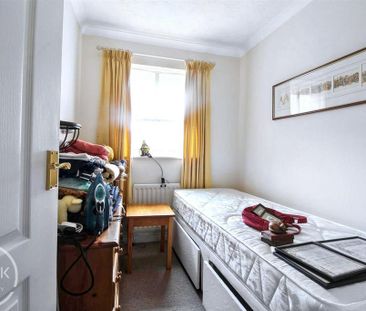 3 bedroom semi-detached house to rent - Photo 4