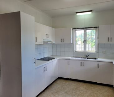 Charming Home in Prime Carina Location - Photo 3