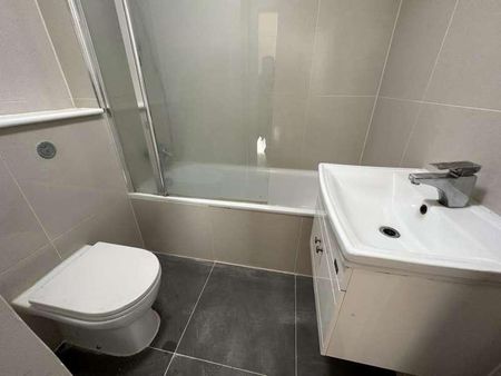 Barge Drive, Southall, UB2 - Photo 5