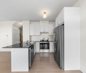 For Lease - 581 Barons Street, Vaughan, Ontario - Photo 4