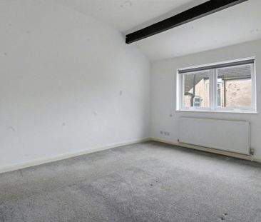 3 bedroom end of terrace house to rent - Photo 3