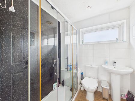 1 bedroom in a house share to rent - Photo 4