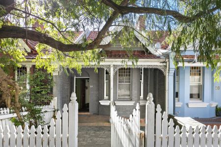 Quaint Terrace in the Heart of Kogarah - Photo 4