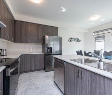 For Lease - 43 Silver Meadow Gardens, Hamilton, Ontario - Photo 6