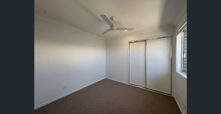 Stylish & Newly Built 2-Bedroom Duplex in Lochinvar - Photo 2