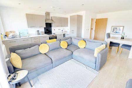 2 bedroom apartment to rent - Photo 4