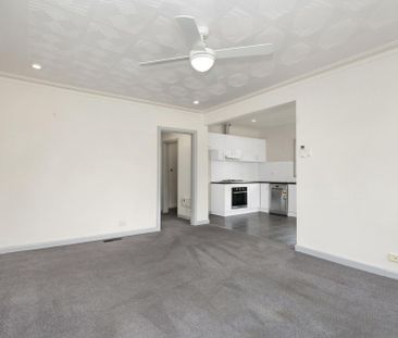WALKING DISTANCE TO CENTRAL BALLARAT! - Photo 3
