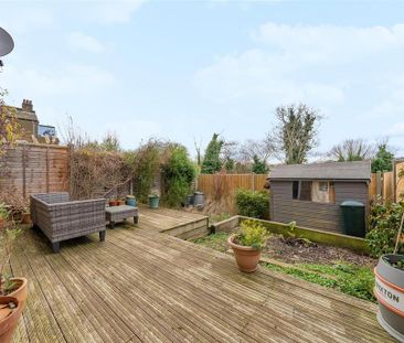 2 bedroom maisonette to rent - Photo 1