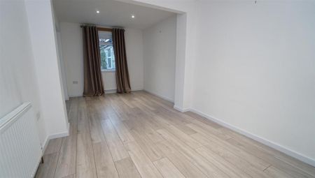 2 bedroom semi-detached bungalow to rent - Photo 5
