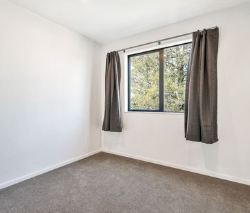 Near new townhouse - Photo 3