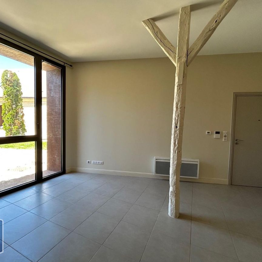 Location Appartement 2 pièces 48m² FONTENAY LE COMTE 85200 - Photo 1