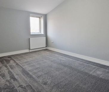 3 bedroom apartment to rent - Photo 2