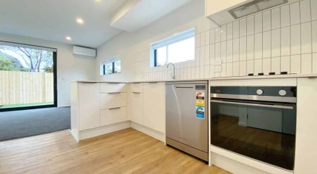 SPREYDON - 2 BEDROOMS, 2 BATHROOMS, HEATPUMP, 1 CARPARK - Photo 4