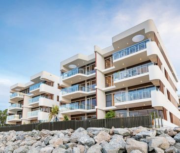 Lux Nautical Living at The Boatyard - Photo 3