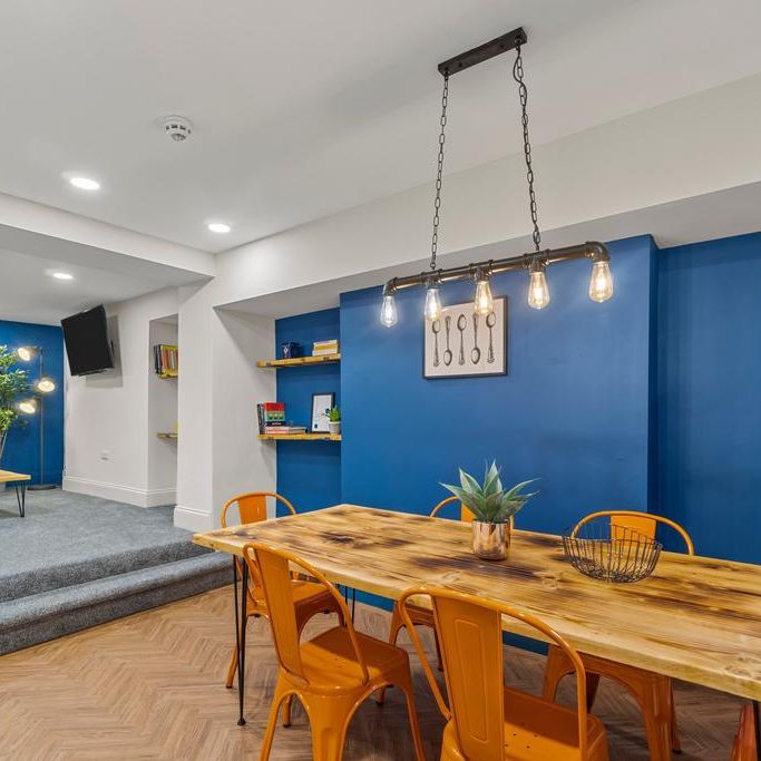 1 bedroom in a house share to rent - Photo 1