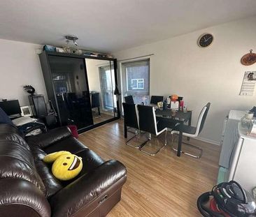 Lodge Close, Edgware, HA8 - Photo 1