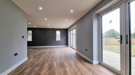 6 bedroom detached house to rent - Photo 3