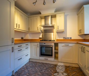 3 Bedroom - Photo 4