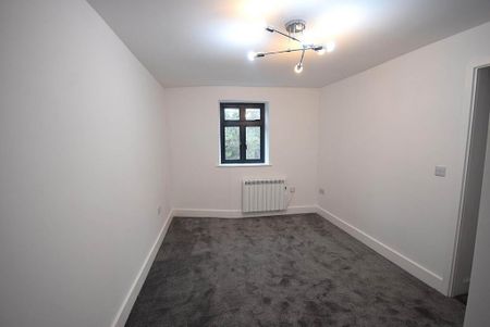 4 bedroom apartment to rent - Photo 2