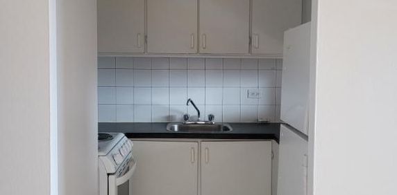 Studio chauffé, eau chaude, poêle, frigo - Photo 2