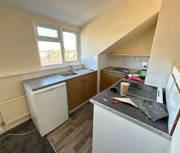 Castle Road, Scarborough, YO11 - Photo 2