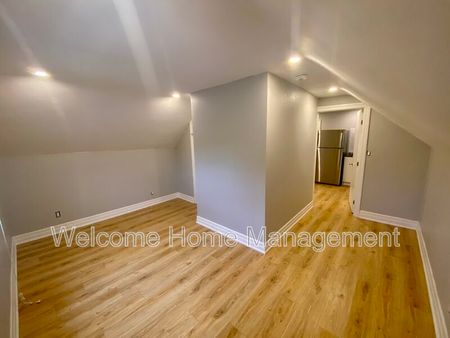 $1,550 / 1 br / 1 ba / Stunning Living in a Convenient Hamilton Location - Photo 4