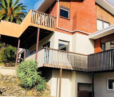 Large family home with beautiful sea views - Photo 5