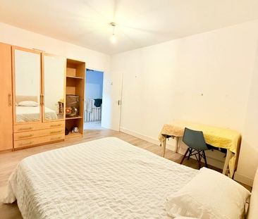 Room in a Shared House, Billet Road, E17 - Photo 3