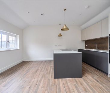 2 bedroom semi-detached house to rent - Photo 3