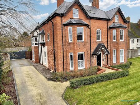 High Street, Henley-In-Arden - Photo 5