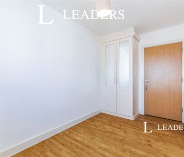 2 bedroom apartment to rent Lindsay Court, Govett Avenue, Shepperto... - Photo 4