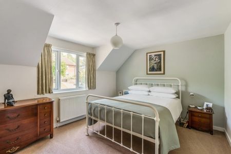 4 bedroom detached house to rent - Photo 3